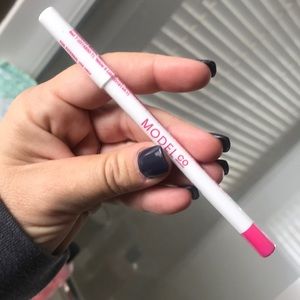 Model Co Lip Liner